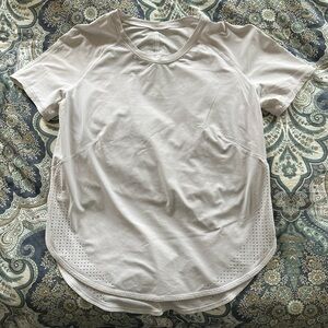 Luluemon UVP Run shirt